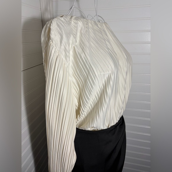 LOFT Cream Pleated Blouse - Picture 3 of 8